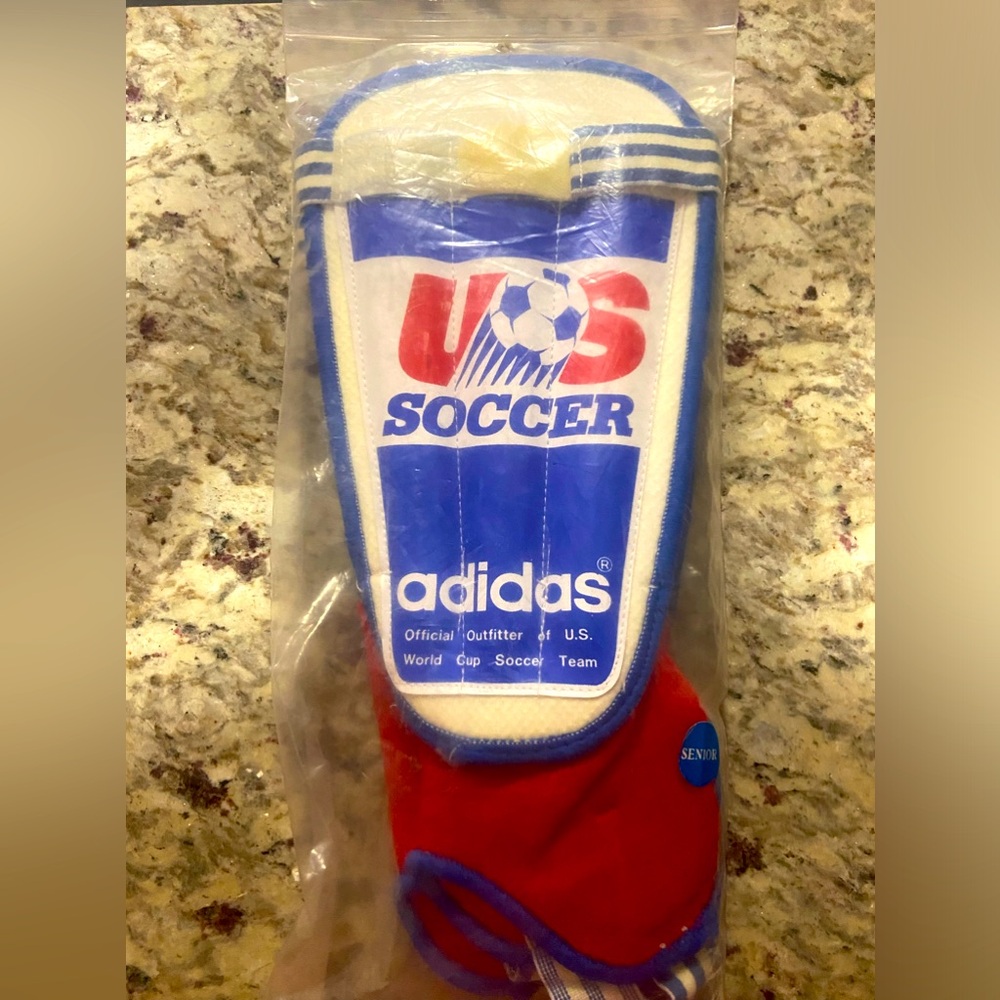 New With Tags Vintage 90's Mens Adidas USA Soccer Shin Pads/Guards
